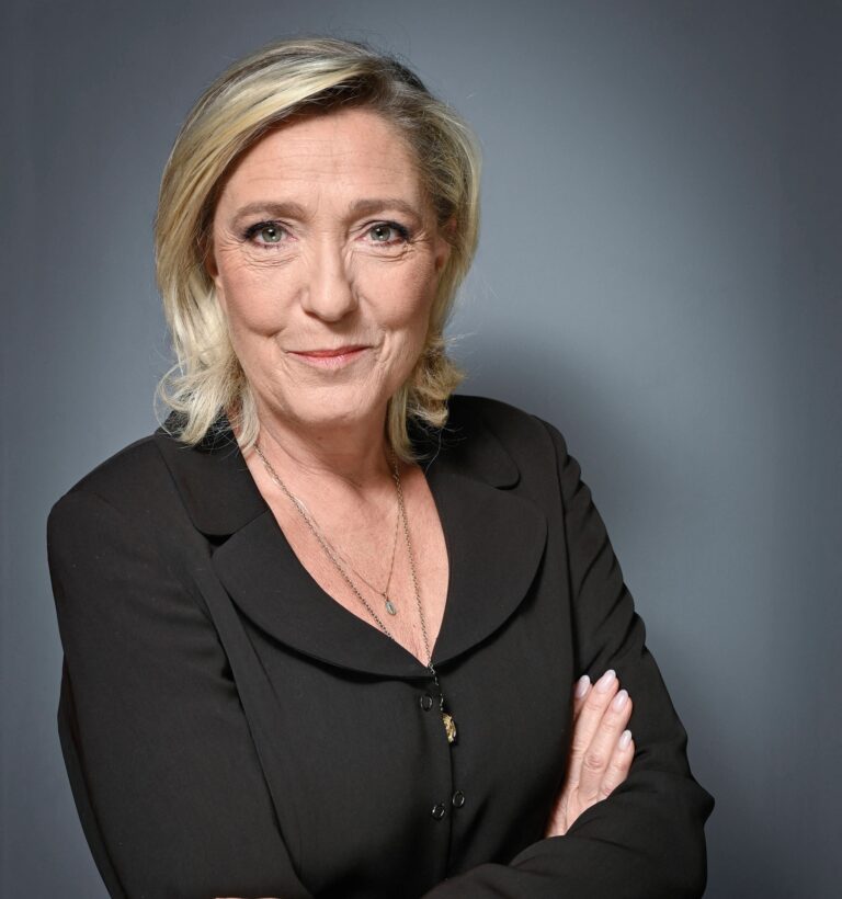 Liebe Marine Le Pen, ich begrüsse Sie jetzt schon als nächste Präsidentin von Frankreich. Nicht dass ich mich darauf freuen würde. Aber es fällt mir schwer, mich über Sie und Ihre Partei zu ärgern