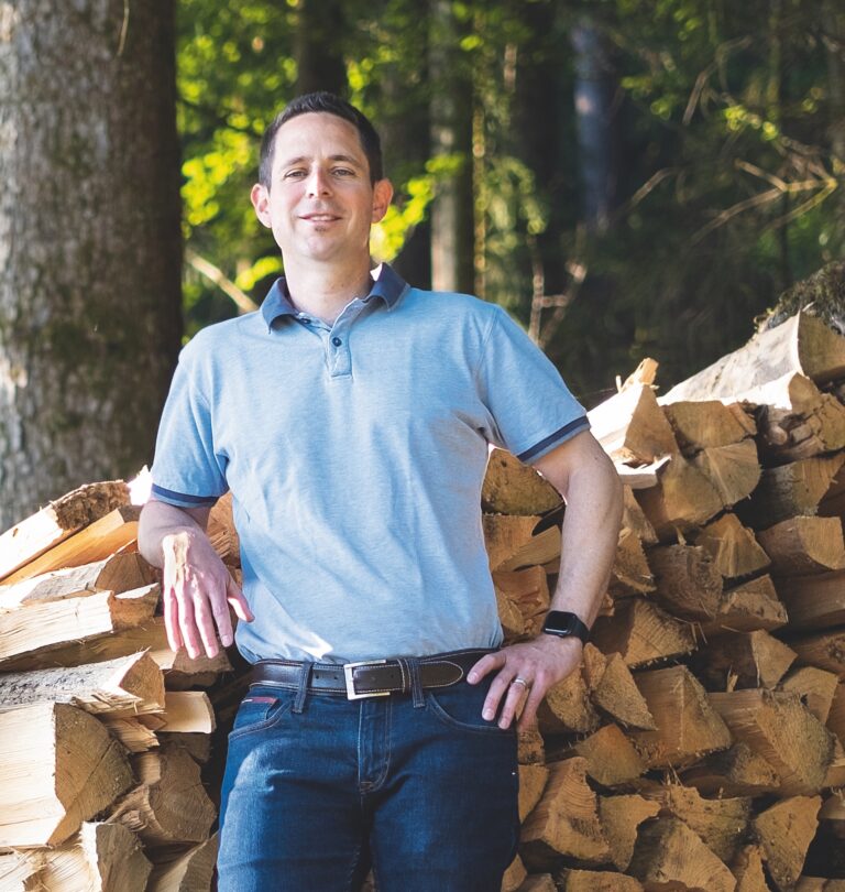 Mittagessen mit Renato Vögeli: Die Druckbranche durchlebt schwierige Zeiten. Im Emmental setzt eine Familiendruckerei konsequent auf ökologische Verbesserungen. Mit Erfolg