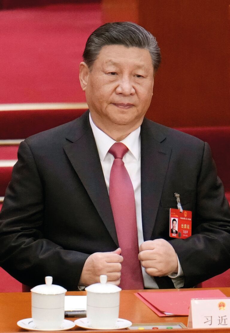 Grosser Sprung nach vorn: Xi Jinping festigt seine Macht trotz wirtschaftlicher Krisen und geopolitischer Spannungen. Seine Strategie erinnert immer klarer an Mao Zedong