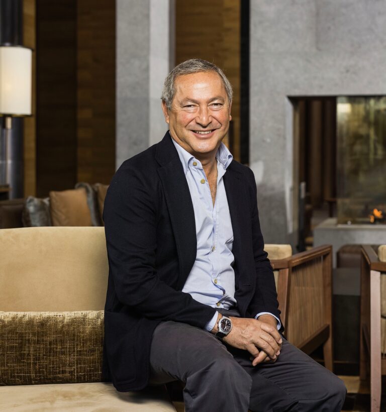 Lieber Samih Sawiris, mit viel Charme haben Sie aus dem eher schattigen Andermatt ein interessantes Resort gemacht, Hotels und Appartements gebaut, die sich sehen lassen. Ich bewundere Ihre Hartnäckigkeit und Überzeugungskraft. Und Ihre unverbrüchliche Liebe zu gottverlassenen Flecken auf dieser Welt