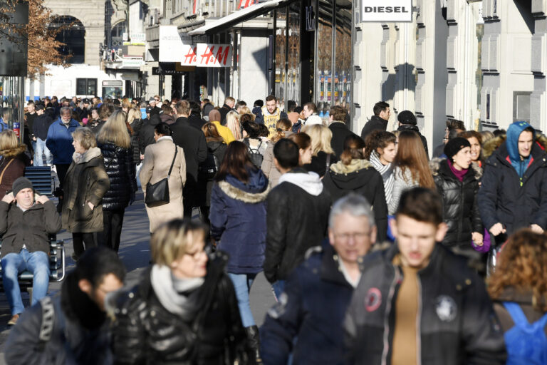 Wann platzt die Schweiz? Die Zuwanderung schadet der Lebensqualität. Die negativen Auswirkungen auf Schulen, Wohnraum, Verkehr und Umwelt werden zum politischen Sprengstoff