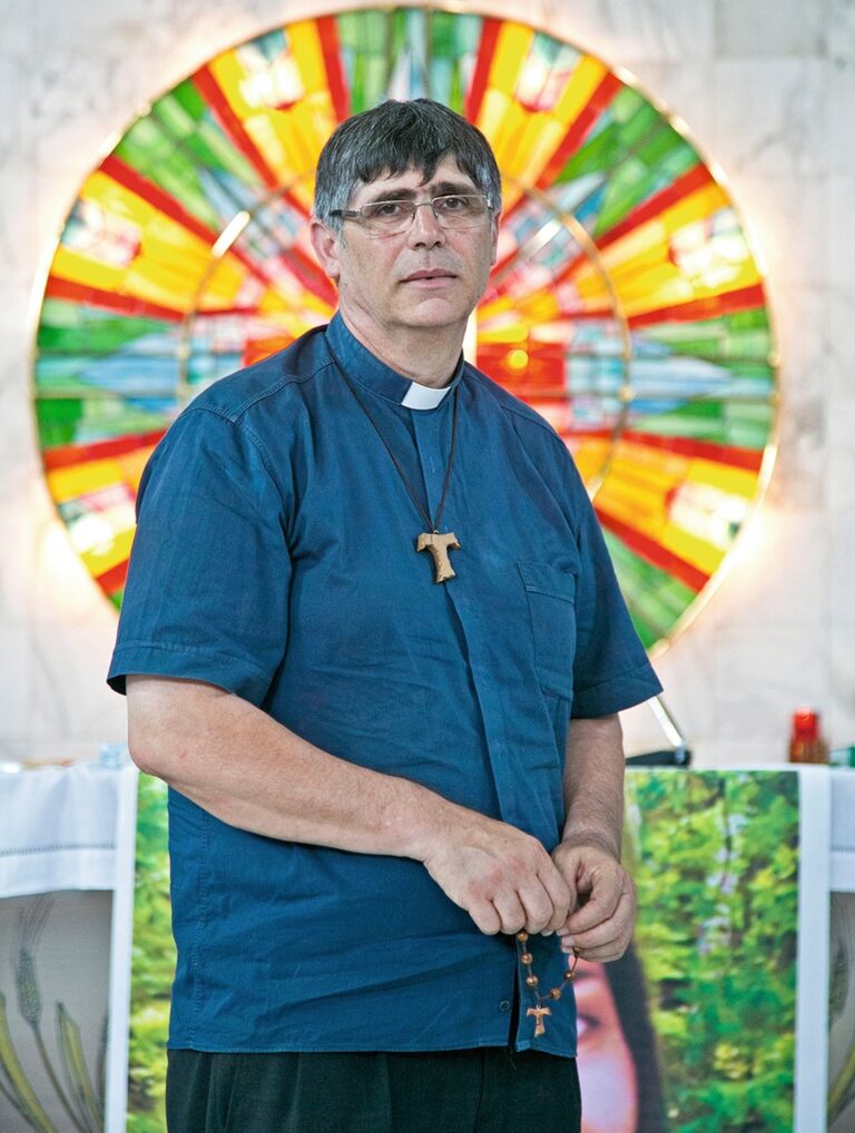 Der unerschrockene Don Patriciello: Nach der Vergewaltigung zweier Mädchen in Neapel zeigte Priester Maurizio Patriciello Mut.Das brachte ihm die Feindschaft von Linken und Camorra ein