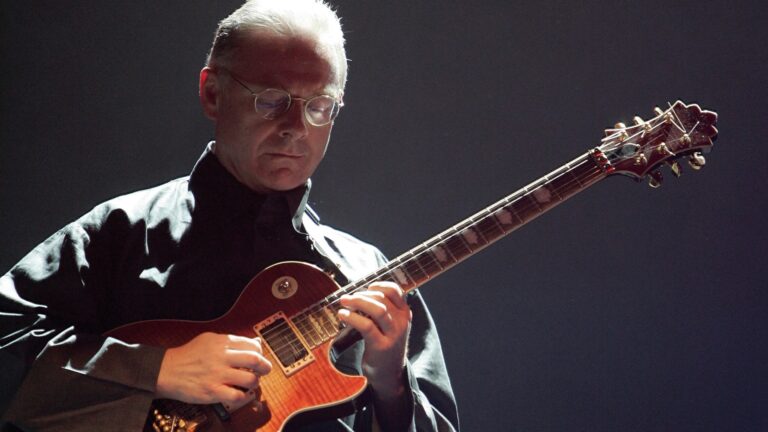 Von einem anderen Stern: Ein ausuferndes Box-Set würdigt das Solowerk des King-Crimson-Gründers und Gitarren-Maniacs Robert Fripp