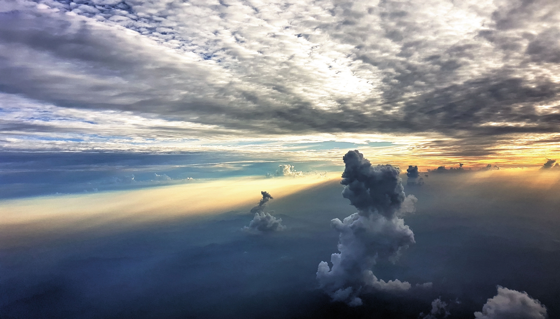 Schaut nach oben! Wie Wolkenforscher Vincenzo Levizzani den Kontakt zu den Wolken wiederherstellen wollte