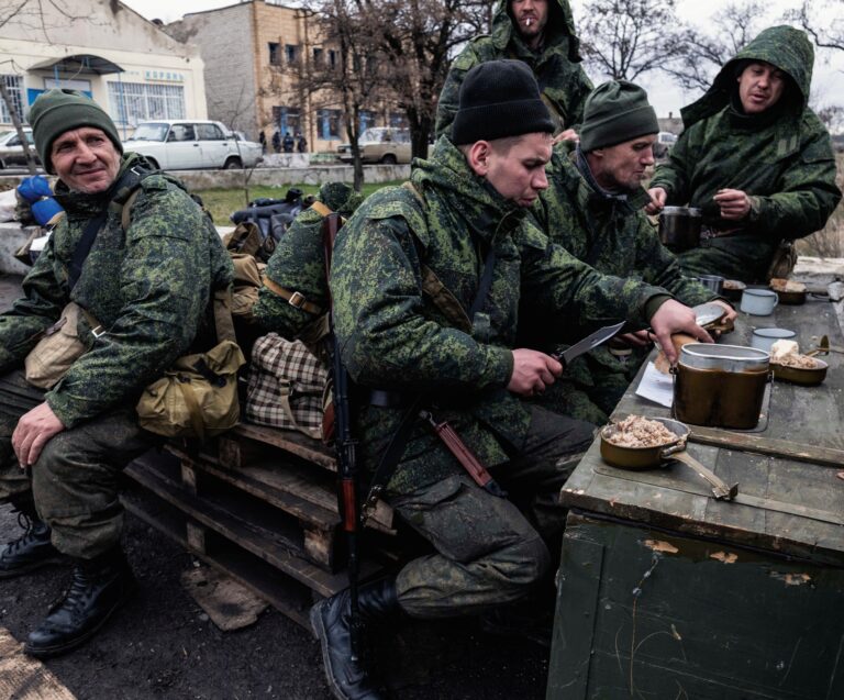 «Ich stehe auf der Seite der Vaterlandes»: Wie denken die Soldaten, die Putin in die Ukraine geschickt hat? Ich war monatelang an der Front unterwegs und erhielt in vielem ein anderes Bild, als es westliche Medien vermitteln