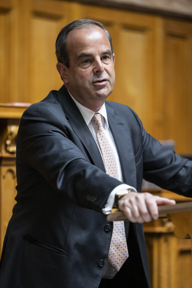 Gerhard Pfister, Mitte-ZG, spricht zur Debatte um die Initiative fuer tiefere Krankenkassenpraemien, an der Sommersession der Eidgenoessischen Raete, am Dienstag, 31. Mai 2022 im Nationalrat in Bern. (KEYSTONE/Alessandro della Valle)