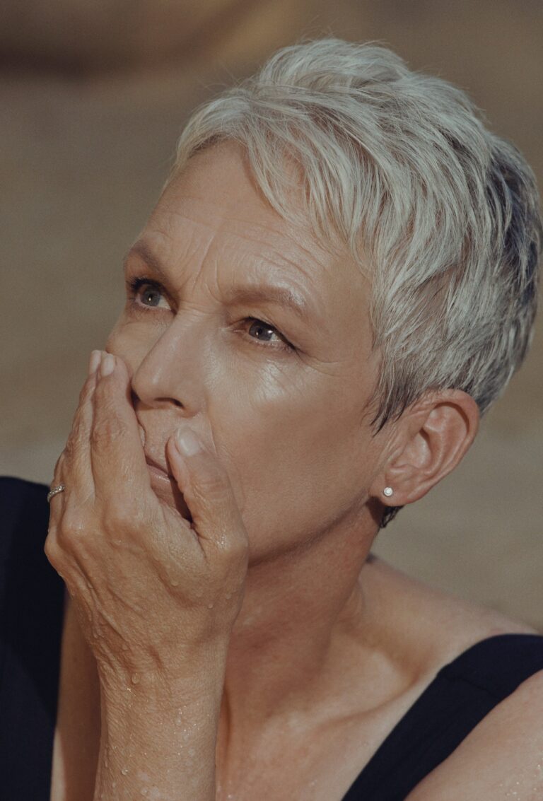 Königin der Schreie: Jamie Lee Curtis ist seit 45 Jahren berühmt. Aber die wenigsten sehen sie als Star. Dafür bediente sie Hollywoods Bedarf an Klatsch und Glamour zu wenig. Nun hat die Tochter der Filmlegenden Tony Curtis und Janet Leigh zum ersten Mal Chancen auf einen Oscar