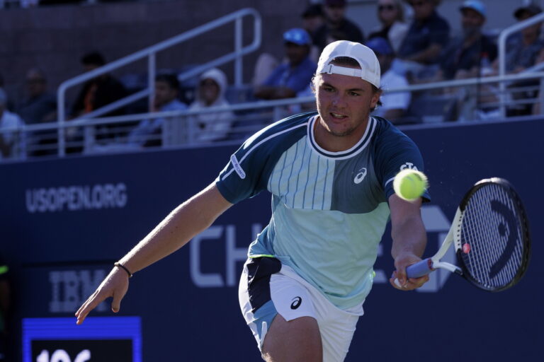 Dominic Stricker ist gerade dabei, das US Open in ein Mega-Spektakel zu verwandeln. Der 21-jährige Berner erobert die Herzen des Publikums