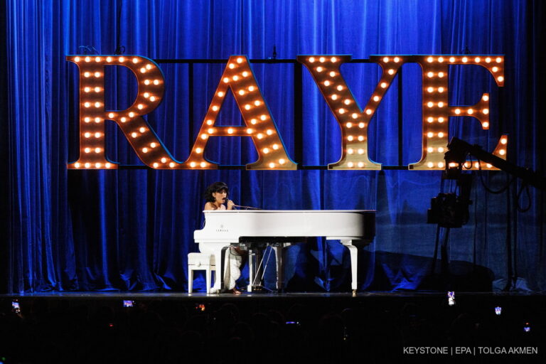 epa11195543 Raye performs during the 2024 BRIT Awards ceremony at The O2 arena in London, Britain, 02 March 2024. The annual pop music awards are presented by the British Phonographic Industry (BPI). EPA/TOLGA AKMEN