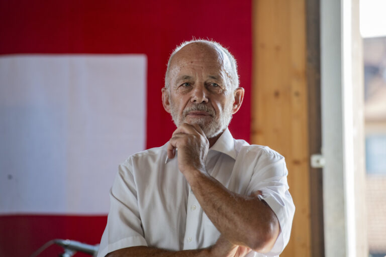 Der Alt-Bundesrat Ueli Maurer anlaesslich eines Parteitages der SVP Zug vom Samstag, 9. September 2023 im Stierenmarktsareal in Zug. (KEYSTONE/Urs Flueeler)