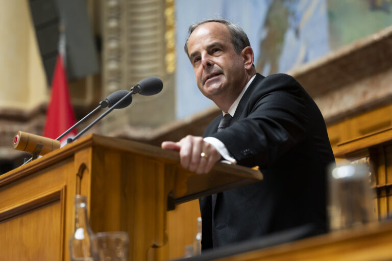 Gerhard Pfister, Mitte-ZG, spricht waehrend der Debatte um die Legislaturplanung 2023-2027, waehrend einer Sondersession des Nationalrats, am Dienstag, 16. April 2024, im Nationalrat in Bern. (KEYSTONE/Peter Klaunzer)