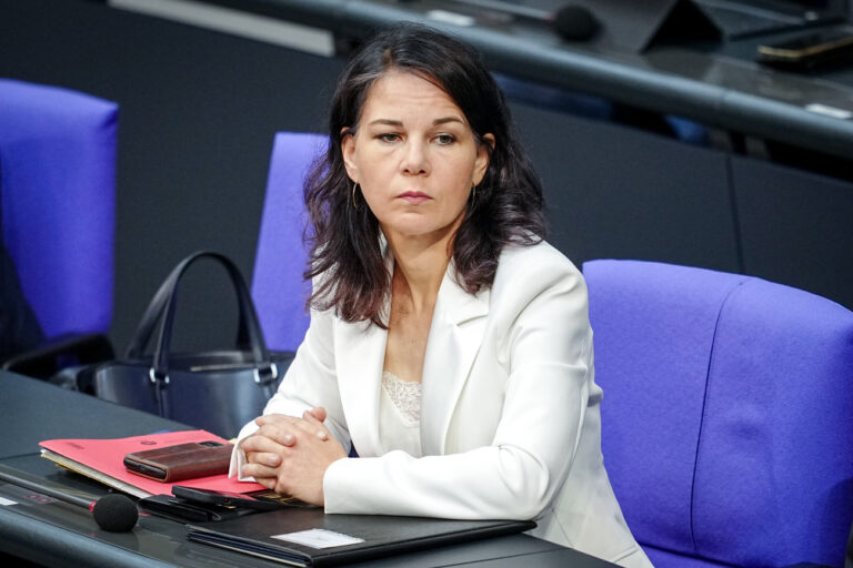 07.06.2024, Berlin: Annalena Baerbock (Bündnis 90/Die Grünen), Außenministerin, nimmt an der Sitzung des Bundestags zur aktuellen Europapolitik teil. Foto: Kay Nietfeld/dpa +++ dpa-Bildfunk +++ (KEYSTONE/DPA/Kay Nietfeld)