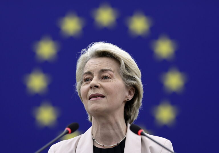 epa11743084 European Commission President Ursula von der Leyen speaks during a debate on 'Presentation by the Commission President-elect of the College of Commissioners and its programme' at the European Parliament in Strasbourg, France, 27 November 2024. The EU Parliament's session runs from 25 till 28 November 2024. EPA/RONALD WITTEK