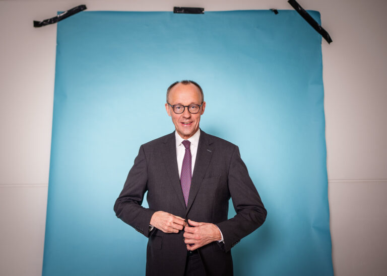 dpatopbilder - 19.12.2024, Berlin: Friedrich Merz, CDU Bundesvorsitzender und CDUCSU Fraktionsvorsitzender im Bundestag und Unions-Kanzlerkandidat, aufgenommen bei einem Interview mit der dpa Deutsche Presse-Agentur. Foto: Michael Kappeler/dpa +++ dpa-Bildfunk +++ (KEYSTONE/DPA/Michael Kappeler)