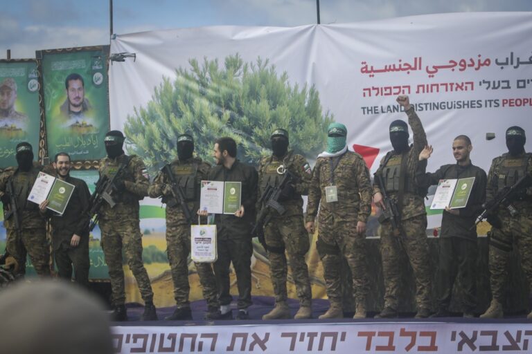 Macht mit Geiseln? Die Hamas setzten Freilassungs-Inszenierungen für perverse Propaganda ein