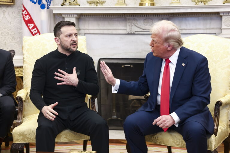 epa11930792 Ukrainian President Volodymyr Zelensky (L) talks with US President Donald Trump (R) in the Oval Office of the White House in Washington, DC, USA, 28 February 2025. Zelensky is in Washington to sign the framework of a deal, pushed by President Trump, to share Ukraines's mineral wealth with the US. EPA/JIM LO SCALZO / POOL