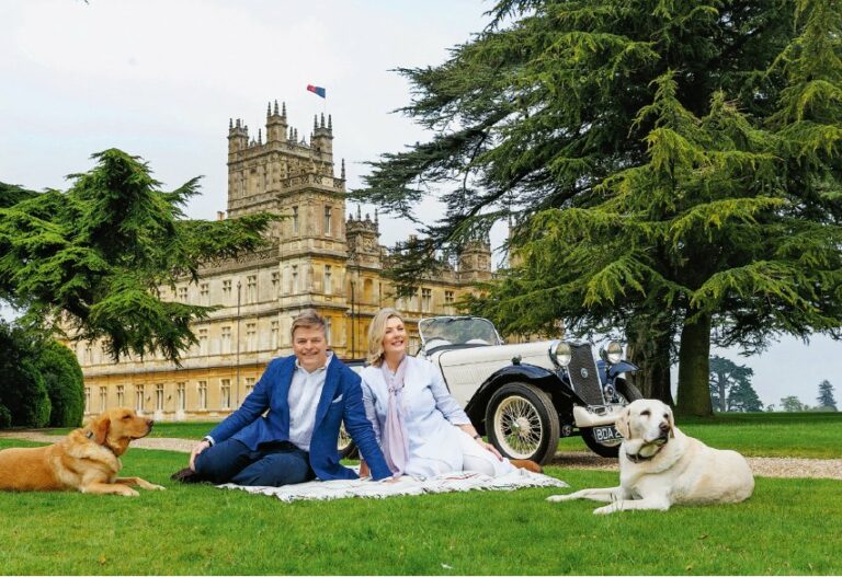 Schlossherrin von «Downton Abbey»: Lady Fiona führt mit ihrem Mann, dem 8. Earl of Carnarvon, das berühmte Highclere Castle. Kommt das Filmteam, rückt das Paar die Möbel