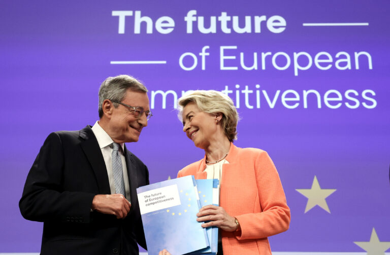 epa11594261 European Commission President Ursula Von der Leyen (R) and former Italian prime minister Mario Draghi attend a joint press conference to present the final report on the future of EU competitiveness in Brussels, Belgium, 09 September 2024. Von der Leyen had announced the commissioning of this report to the former Italian prime minister Draghi in her speech on the 2023 State of the Union, when she made the future of Europe's competitiveness a priority, and committed to further reduce administrative burden and strengthen the Single Market. EPA/OLIVIER HOSLET