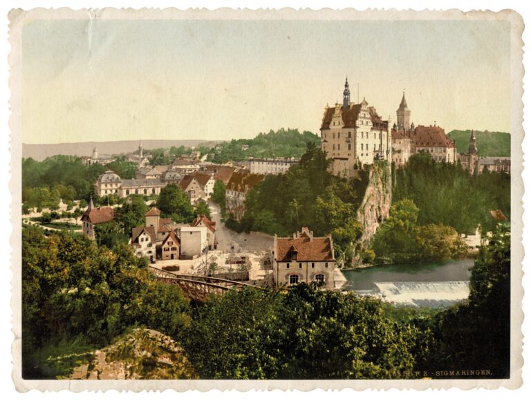 Warten auf die Götterdämmerung: Sigmaringen an der Donau war kurzzeitig Frankreichs Pseudo-Hauptstadt. Hintergründe einer kuriosen, fast vergessenen Episode des Zweiten Weltkriegs